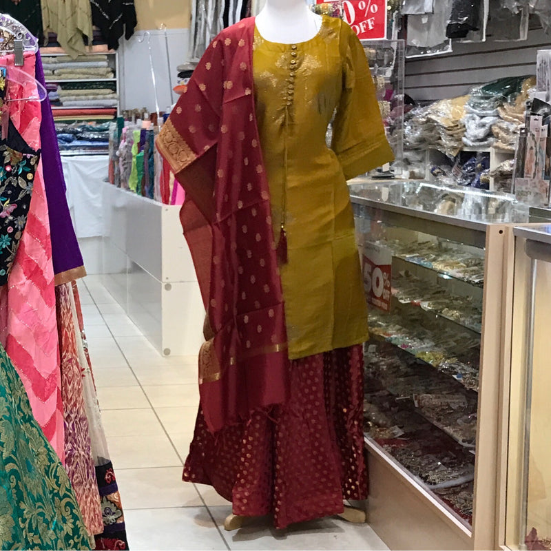 KURTA LEHENGA SCARF, SIZE 44