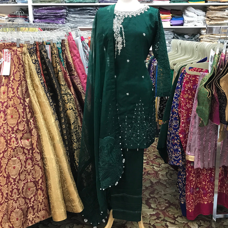 PAKISTANI SUIT SIZE 40