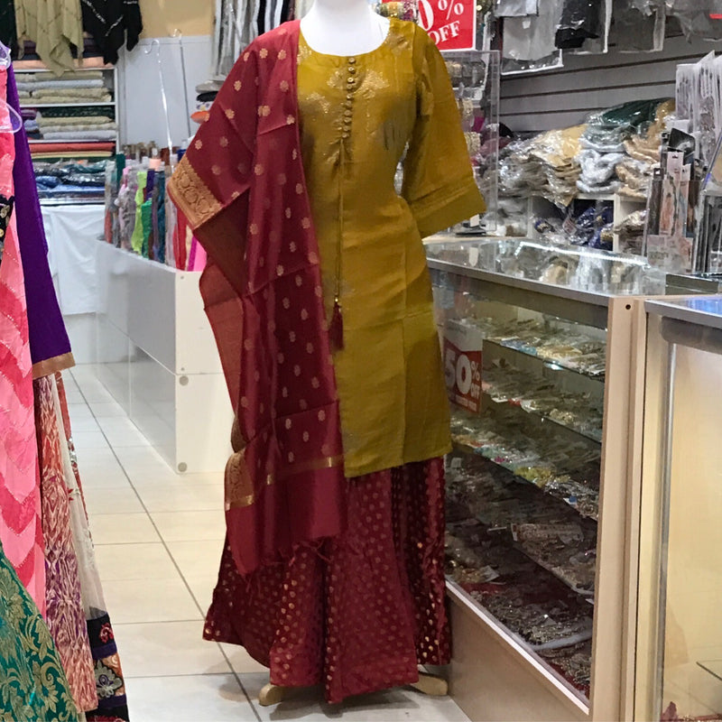 KURTA LEHENGA SCARF, SIZE 44